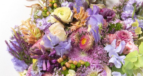 Delivery Of Flower Bouquets In Paris